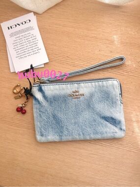NWT🍒Coach Corner Zip Wristlet In Loved Light Indigo Denim Cherry Charms CEF82